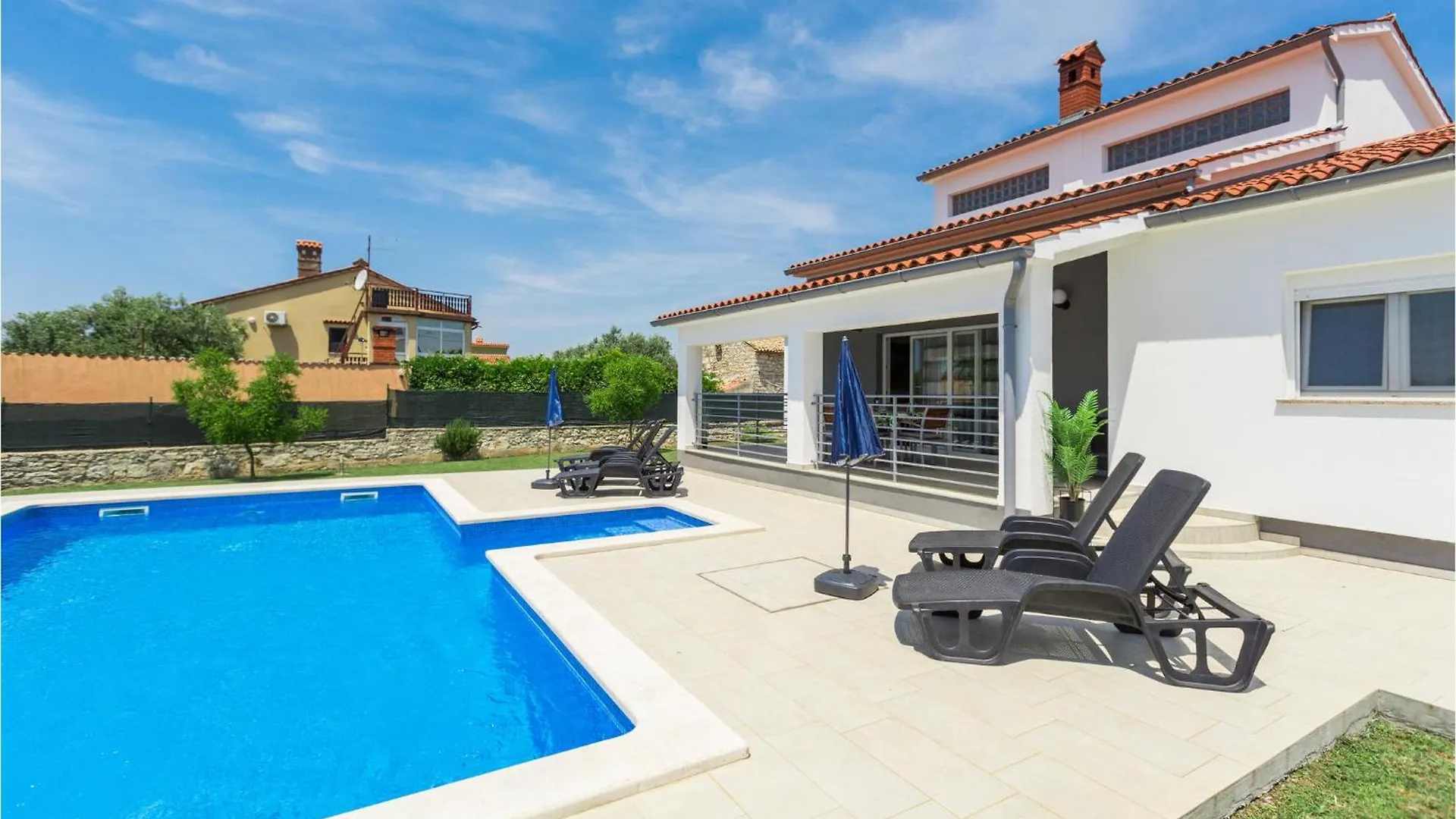 3 Bedroom Gorgeous Home In Galizana 0*,  Croatia
