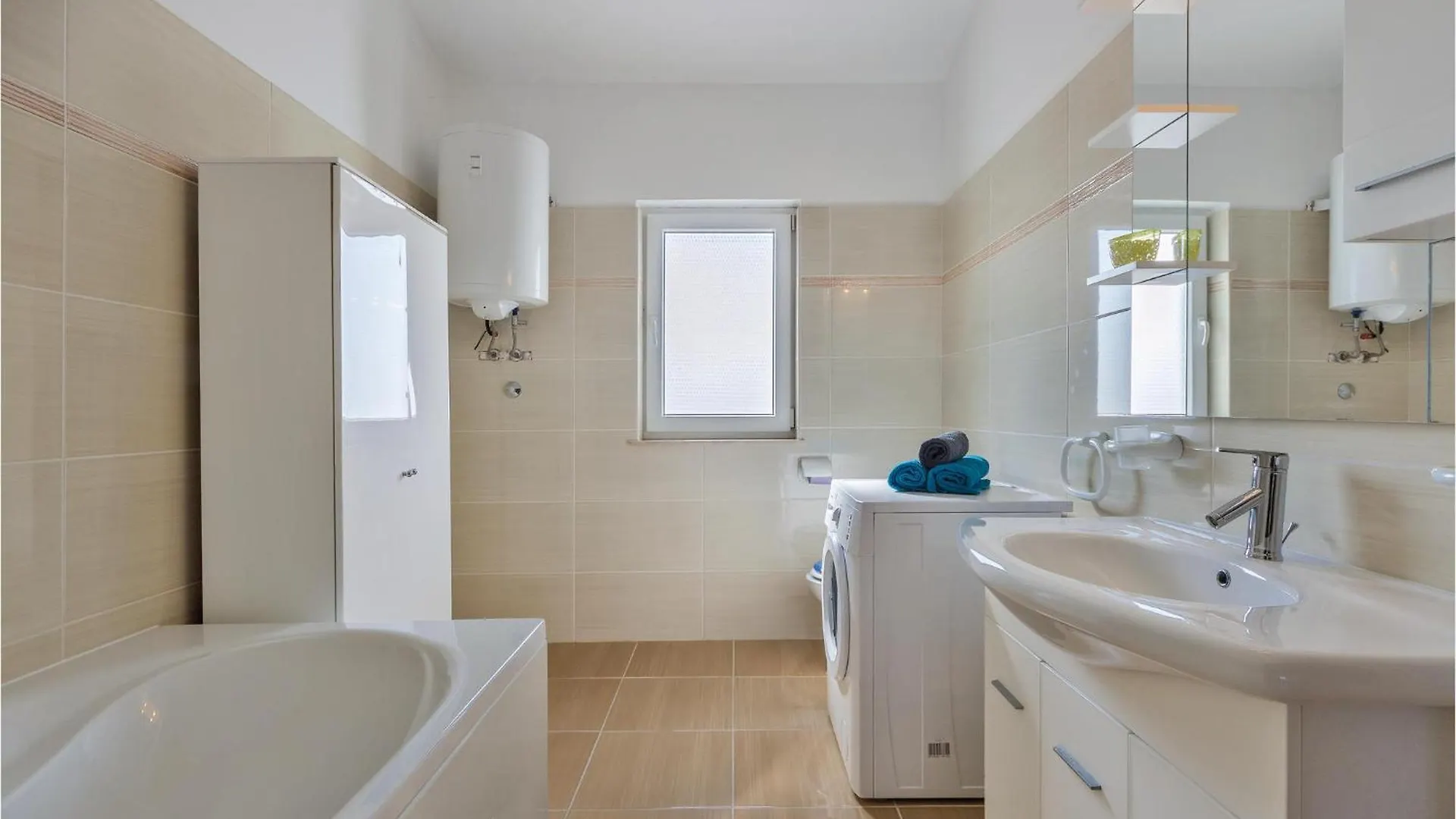 3 Bedroom Gorgeous Home In Galižana